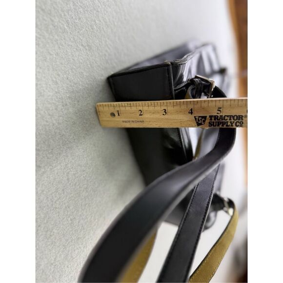 Y2K Mondani New York Womens Black Soft Simulated Leather Backpack Purse - Picture 5 of 10